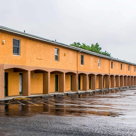 Rodeway Inn Amish Country Lancaster Exterior foto